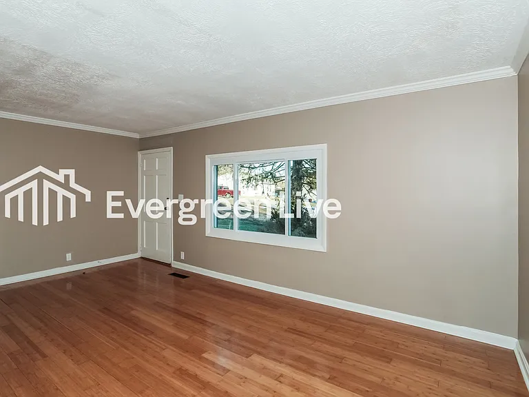 9502 Crestbrook Dr — Photo 3