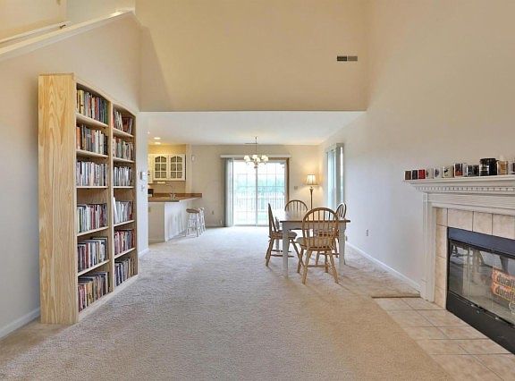 4th image of 840 Village Dr