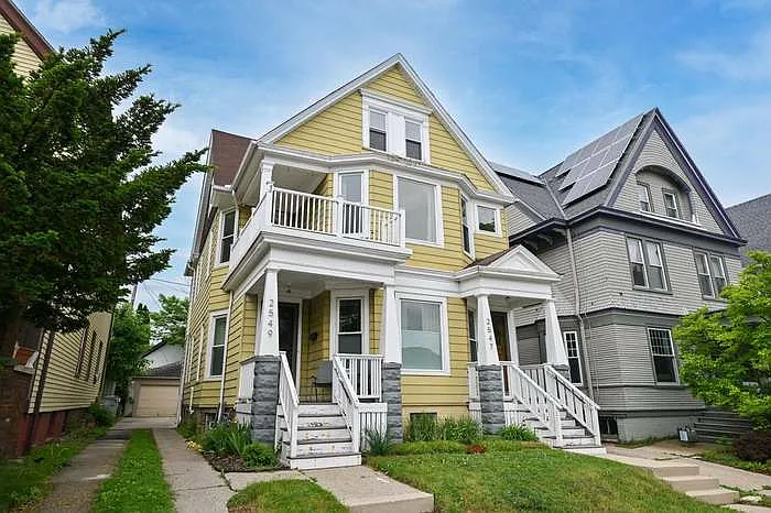 2547 S Howell Ave