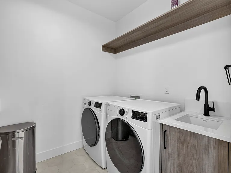 2100 E Island Cove Ln — Photo 21
