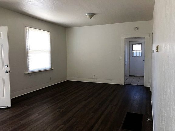 5th image of 3047 44th St