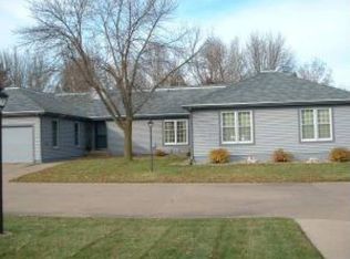 2811 Termini Dr, Muscatine, IA 52761