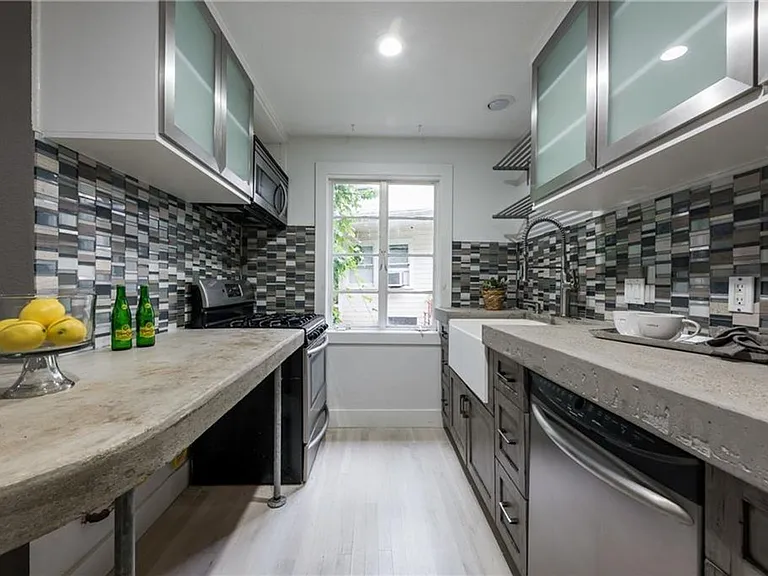 1212 Castle Hill St #7 — Photo 20