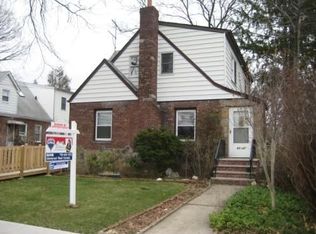 6547 166th St, Fresh Meadows, NY 11365