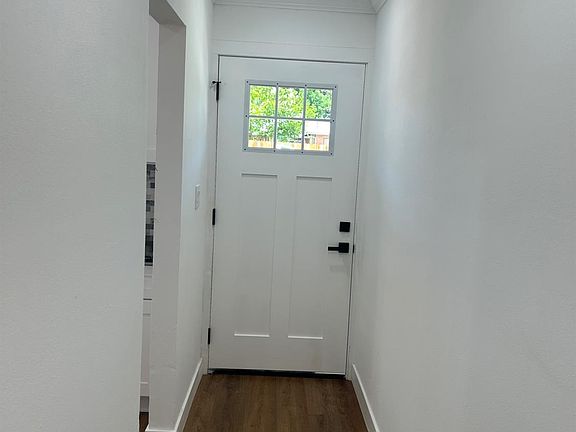 4th image of 832 Murray Drive