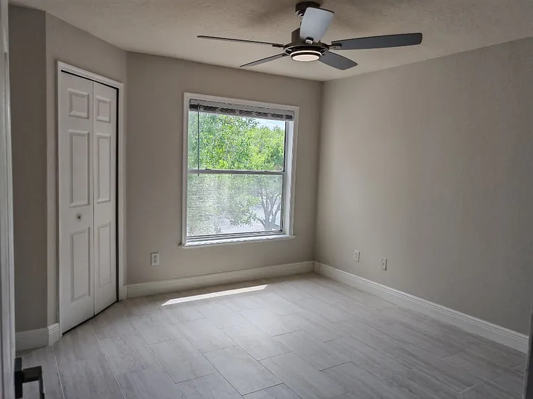 8915 Latrec Ave #309 — Photo 7