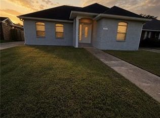 7570 Anne Marie Ct, New Orleans, LA 70128