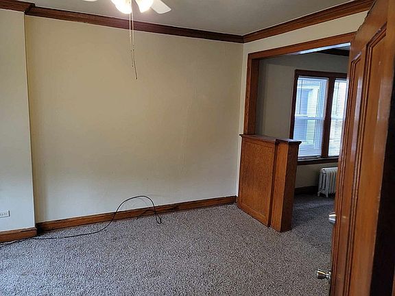3rd image of 7063 S Artesian Ave