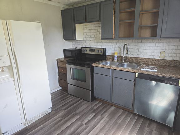 5th image of 22 Grand Valley Estates Dr
