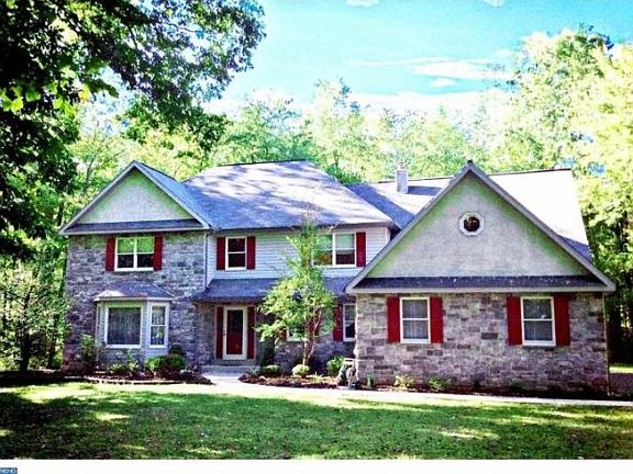 2nd image of 110 Susans Ln