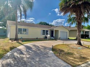 533 Saint Andrews Blvd, Lady Lake, FL 32159