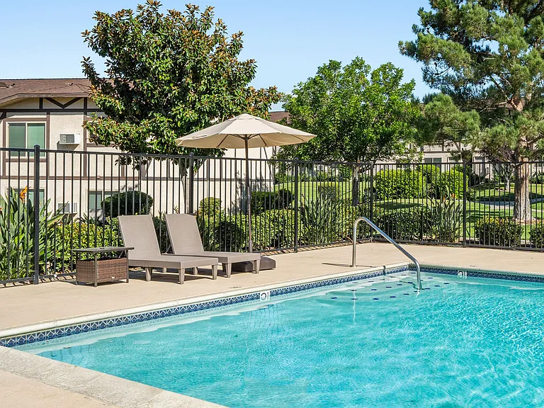 Temecula Gardens Apartments — Photo 19