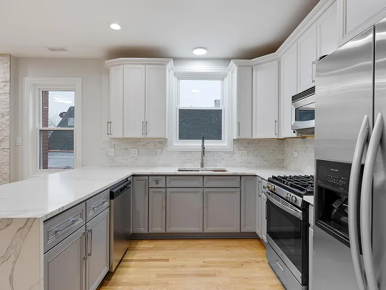 2150 W Potomac Ave #1 — Photo 6