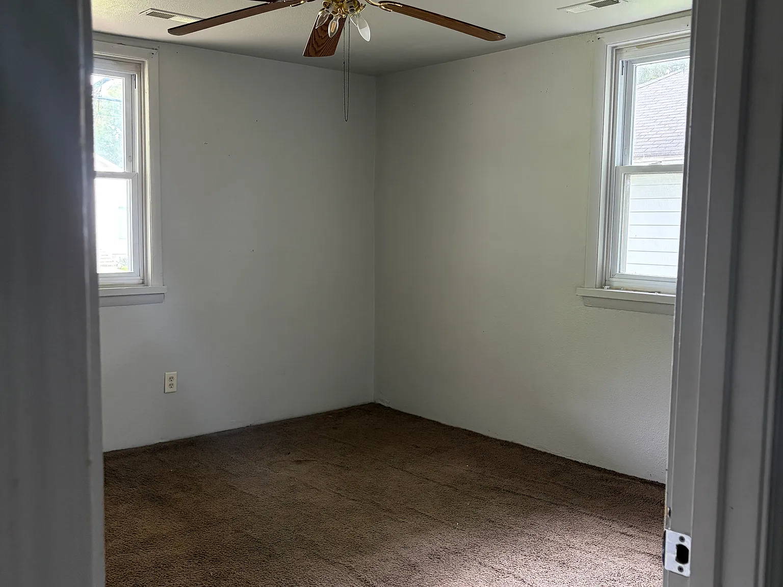 3 bed, $850 — Photo 2