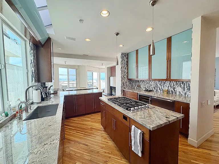 3509 Ocean Front Walk — Photo 17