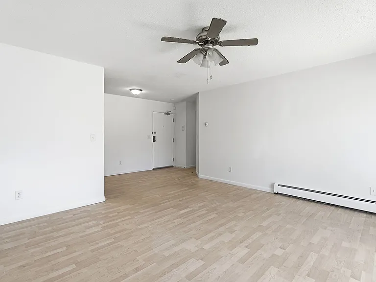 2740 Pleasant Ave — Photo 15