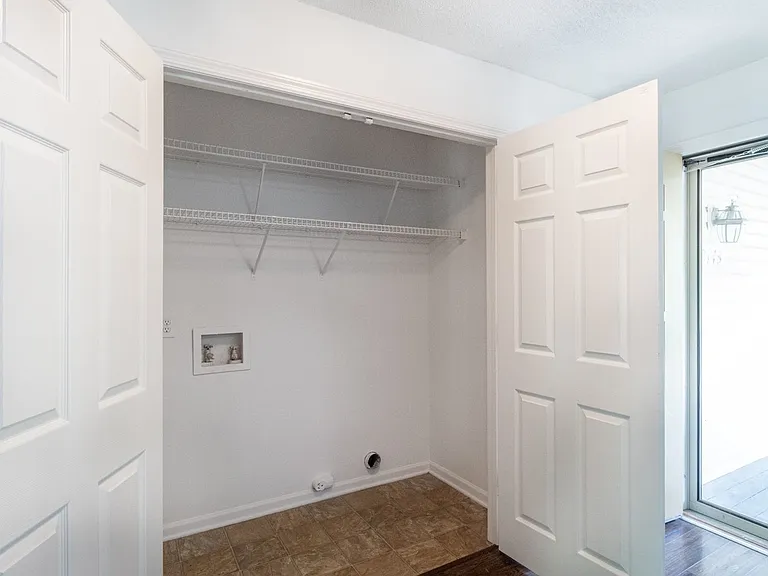 2713 Kennedy Ct — Photo 20