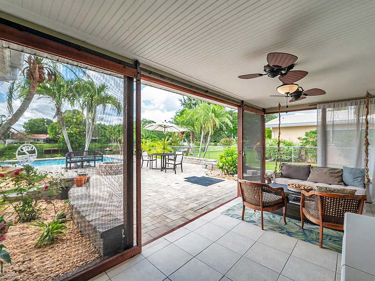 2420 Fairbanks Dr — Photo 40