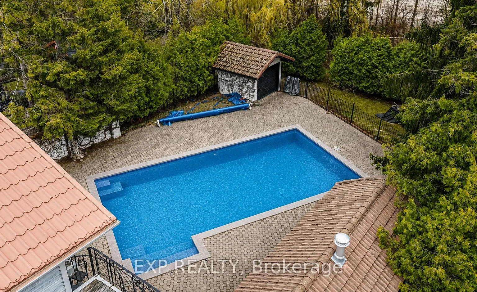 2 bed, $3,200 — Photo 2