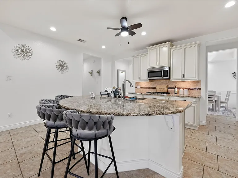 6515 Sterling Shores Ln — Photo 17