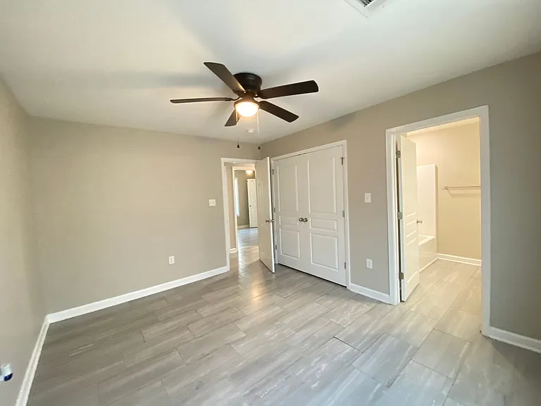 2412 Loop Acres Dr — Photo 14