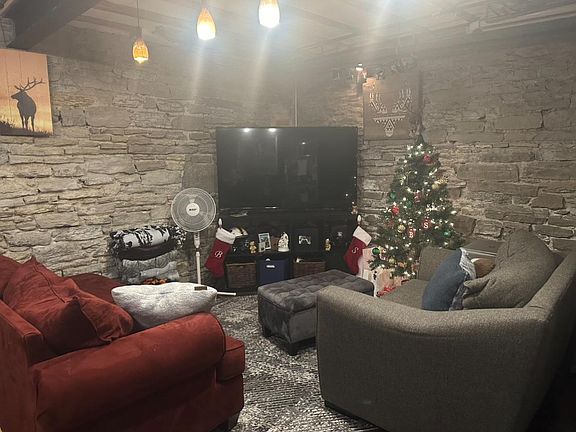 5th image of 546 Marshall Ave