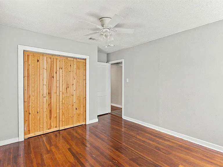 223 Jasmine St — Photo 13