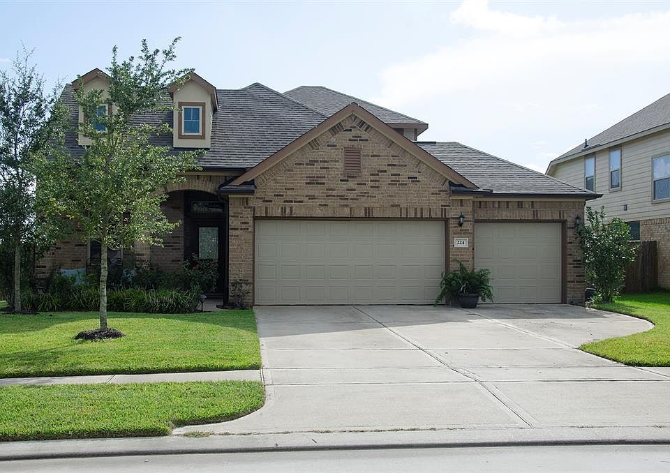 1st image of 224 Harbor Bend Ln