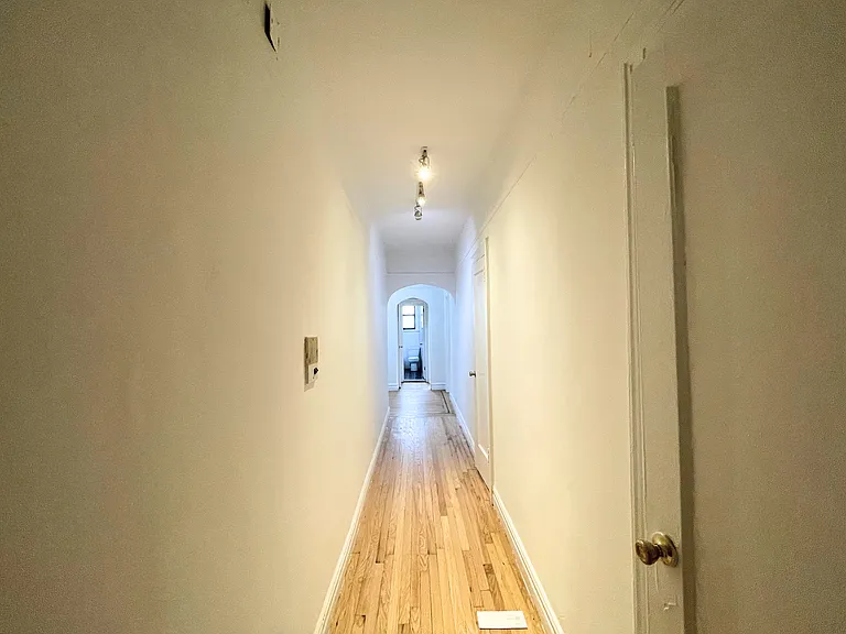 815 E 14th St #2H — Photo 7