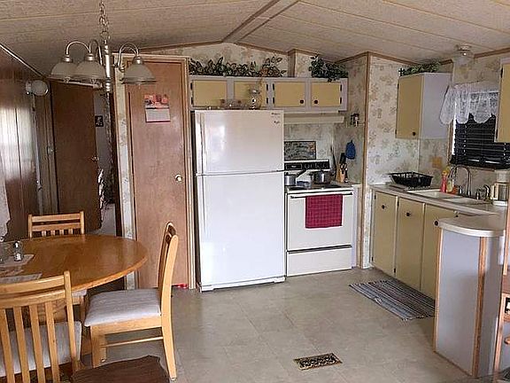 2nd image of 13 Driftwood Ln