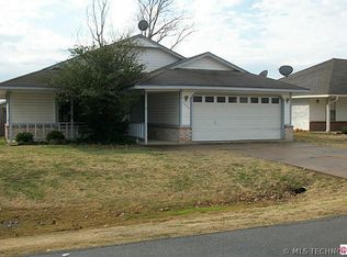 9484 E Birchwood Dr, Claremore, OK 74019