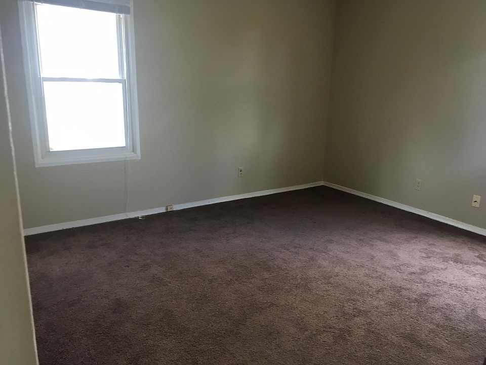 1st image of 3827 Bradford Dr