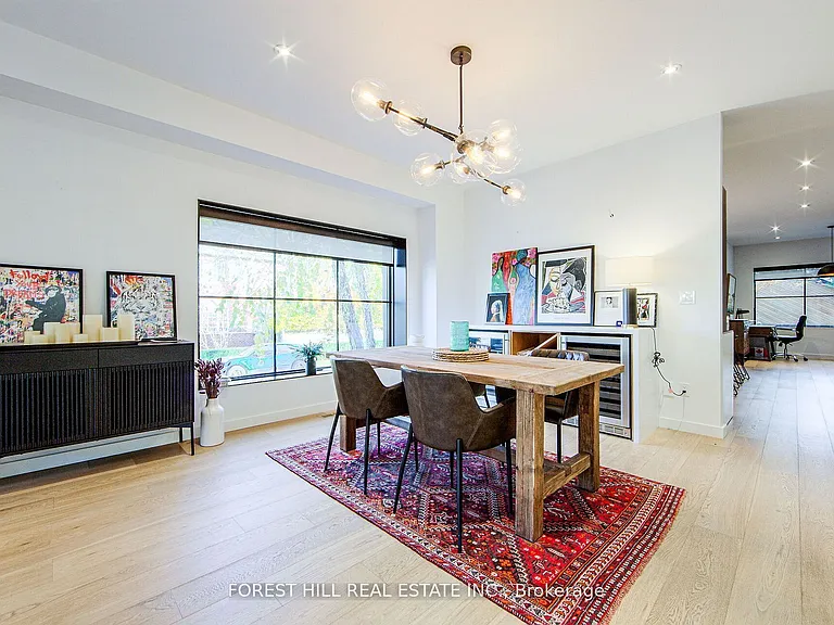 257 Manor Rd E — Photo 9