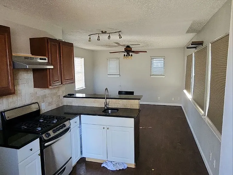 1125 Bowman St #1 — Photo 12