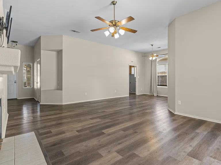 10621 Tivoli Ct — Photo 9