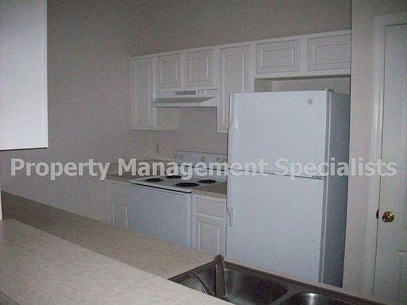 4th image of 672 Harbor Villa Ct