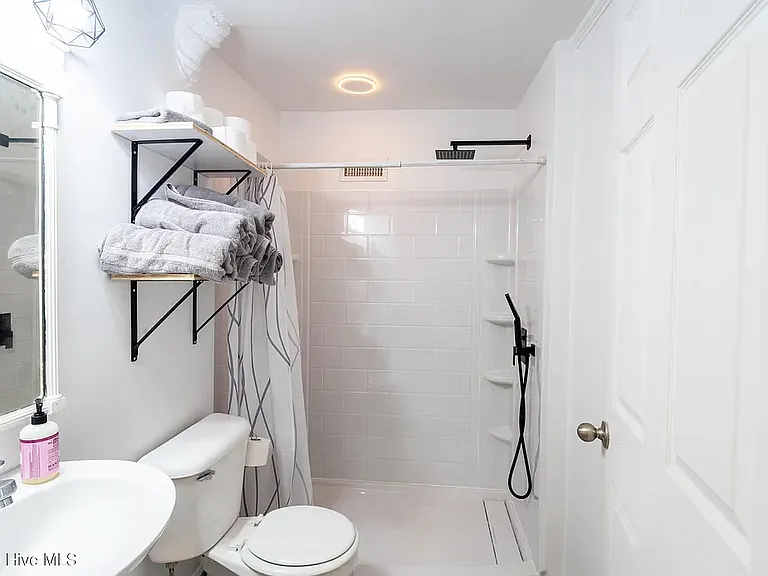 222 Broad St #A — Photo 3