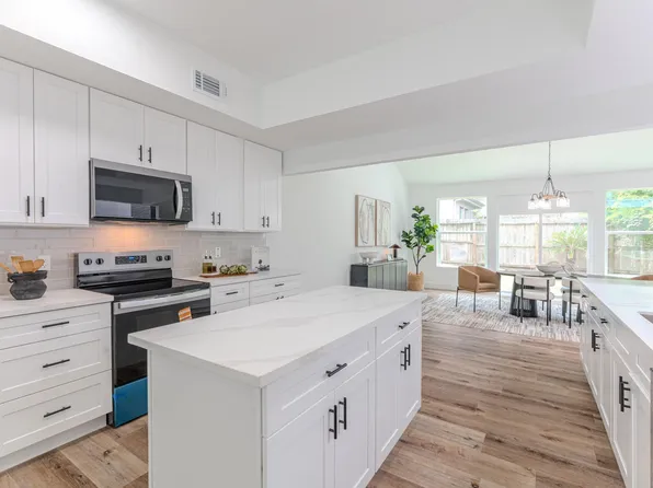 14323 Briarhills Pkwy, Houston, TX 77077