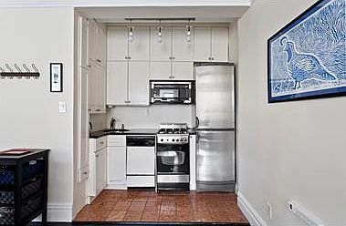 4th image of 157 E 72nd St APT 5F