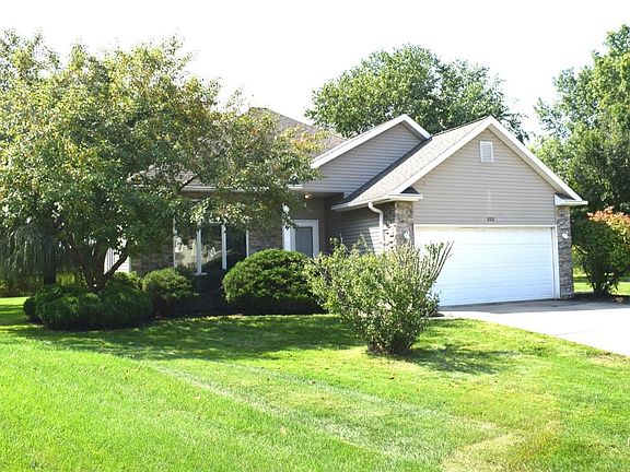 3rd image of 202 Kraus Dr