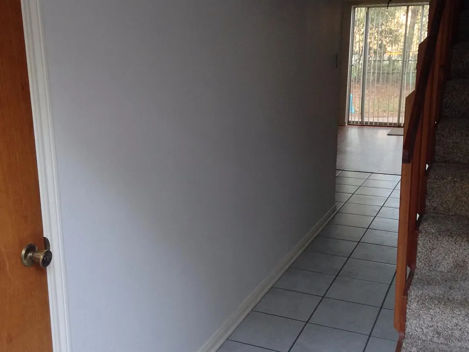 Hallway from front door2