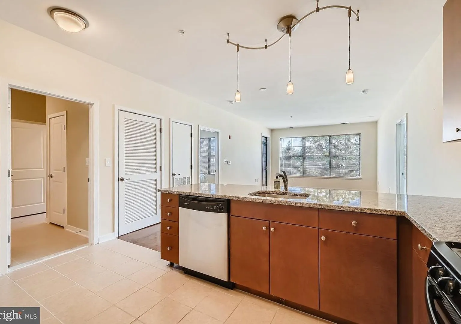 2027/2028 Off Campus Deluxe 2bd/2ba Charles Village condo w/ CAC & W/D in unit! Available 6/9/27 — Photo 1
