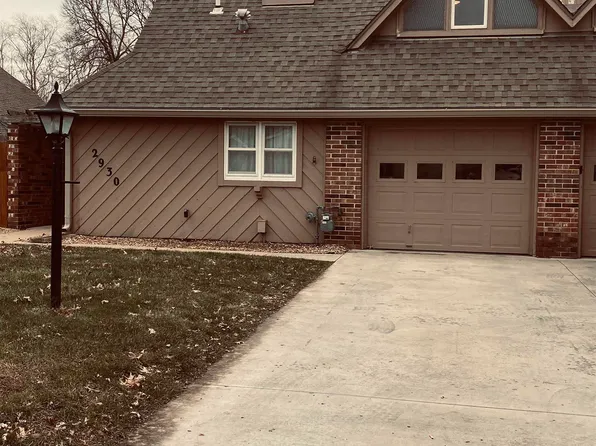 2930 SW Arrowhead Rd, Topeka, KS 66614