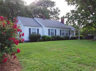 1240 11th St NW, Hickory, NC 28601