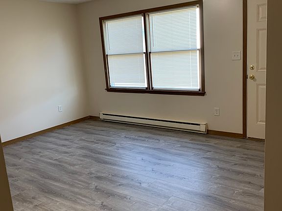4th image of 580 N Wagner Ave #580