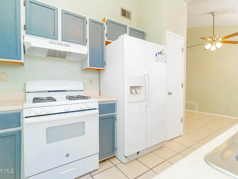 12056 Bellows Ct — Photo 3