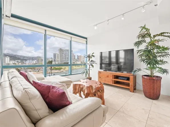 1888 Kalakaua Ave APT 1002, Honolulu, HI 96815