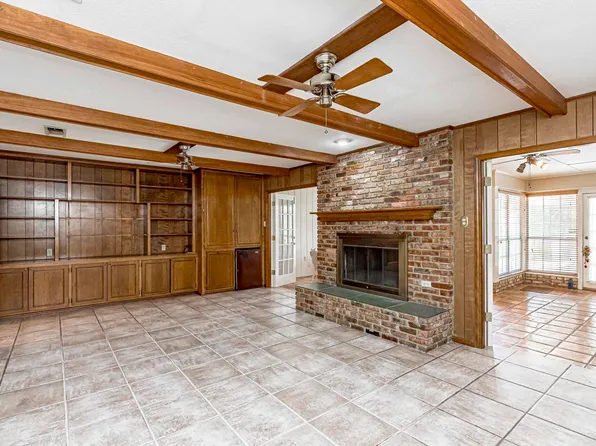 101 Riverside Ct, Donaldsonville, LA 70346