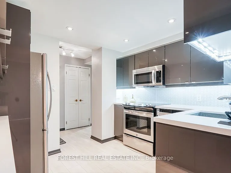 1818 Bayview Ave #704 — Photo 20