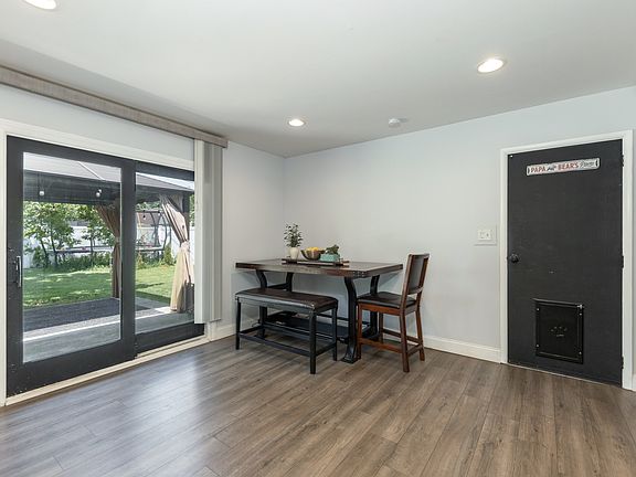 5th image of 614 Pleasant Pl
